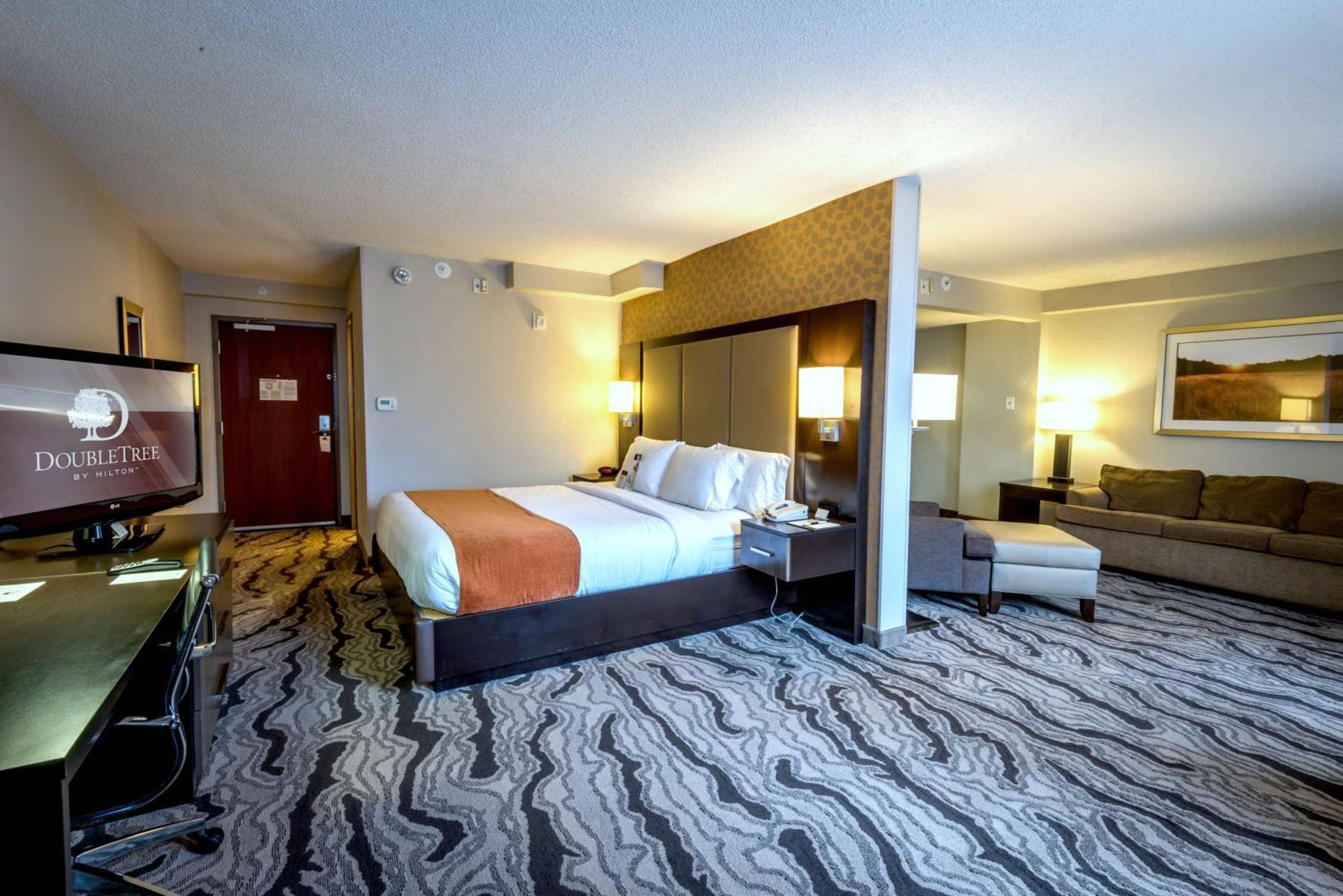 Doubletree By Hilton Montgomery Downtown Exteriör bild
